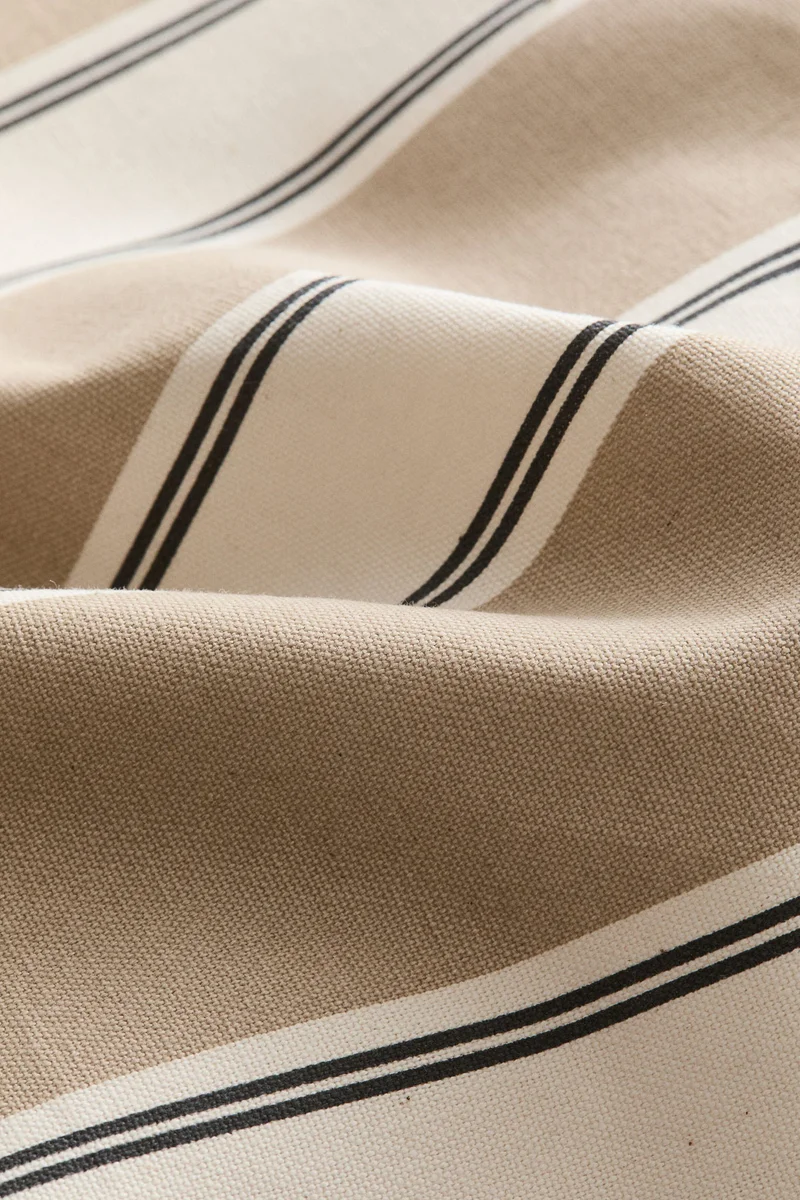 اتش اند ام غطاء وسادة للاستخدام الخارجي