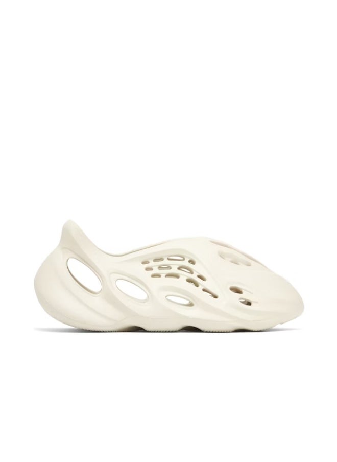 yeezy Yeezy Foam Runner Sand  - Image 3