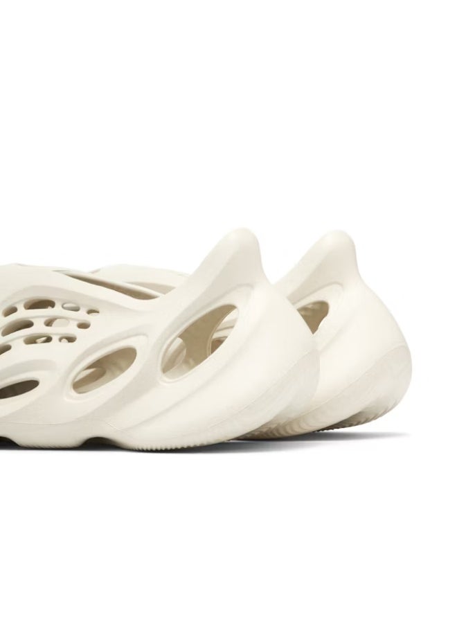 yeezy Yeezy Foam Runner Sand  - Image 5