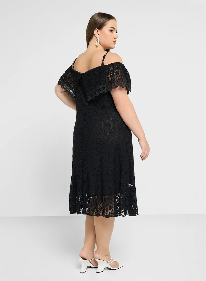 ايلا بلس Lace Off-Shoulder Dress