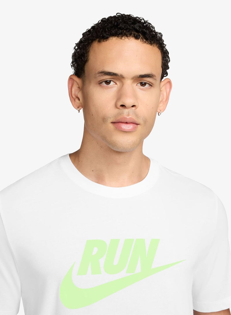 Nike Dri-Fit Run Swoosh T-Shirt - Image 3