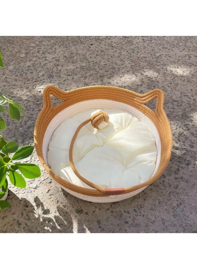 سرير قطط وكلاب صغيره فاخر على شكل سلة بأذنَي قط، مصنوع من حبال قطنية متينة، تصميم دافئ ومريح للاستخدام داخل المنزل، مزود بوسادة قطنية ناعمة قابلة للإزالة والغسل، حبل لعب مدمج للتسلية، قاعدة ثابتة وغير قابلة للانزلاق، مناسب للقطط الكبيرة والمتوسطة والكلاب الصغيرة، سرير نوم مريح وعملي للحيوانات الأليفة، قابل للحمل ويُحافظ على شكله، مثالي لغرف النوم وغرف المعيشة. - Image 2