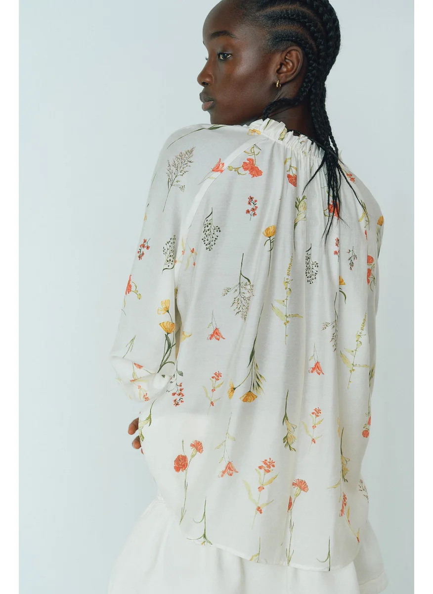 اتش اند ام Oversized Tie-Neck Blouse