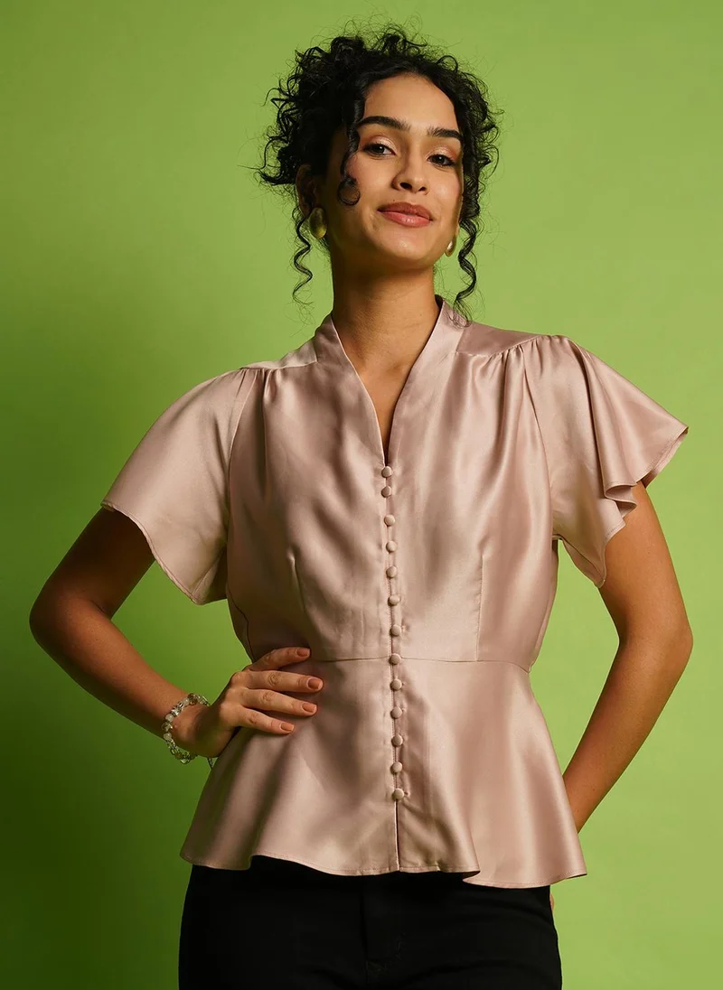 جلو باص بلوزة نسائية بياقة على شكل حرف  وأكمام فراشة مجمعة بخصر بيبلوم