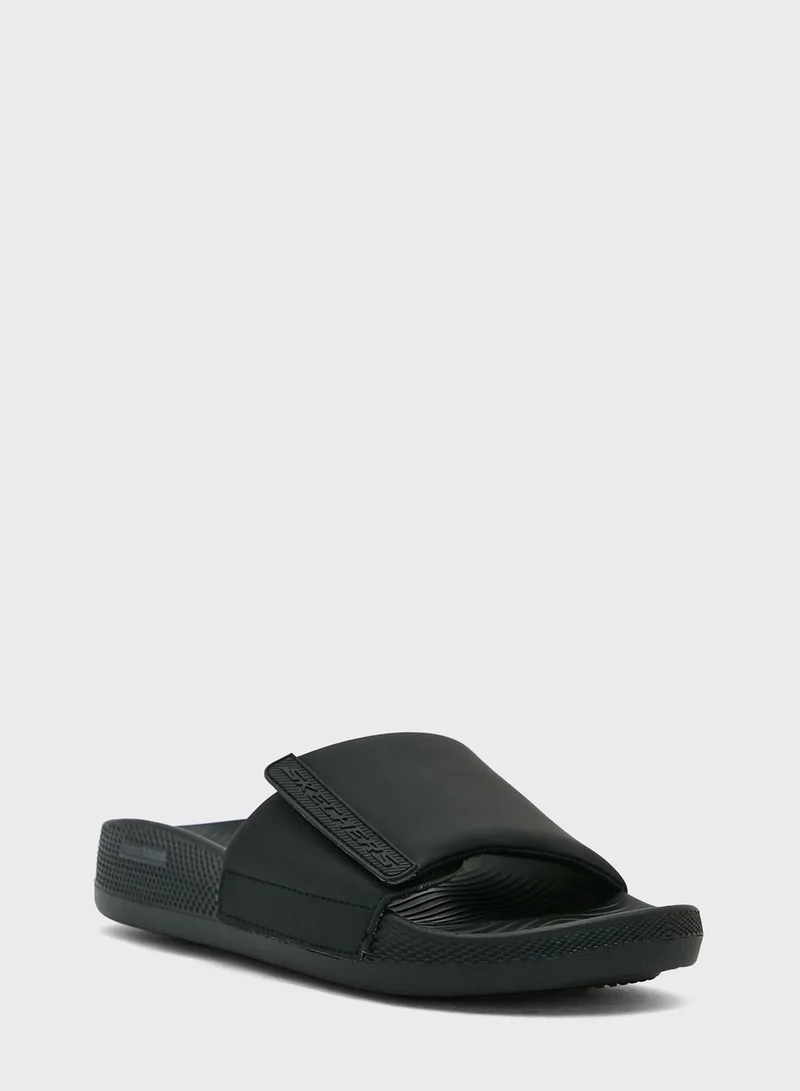 SKECHERS Hyper Slide