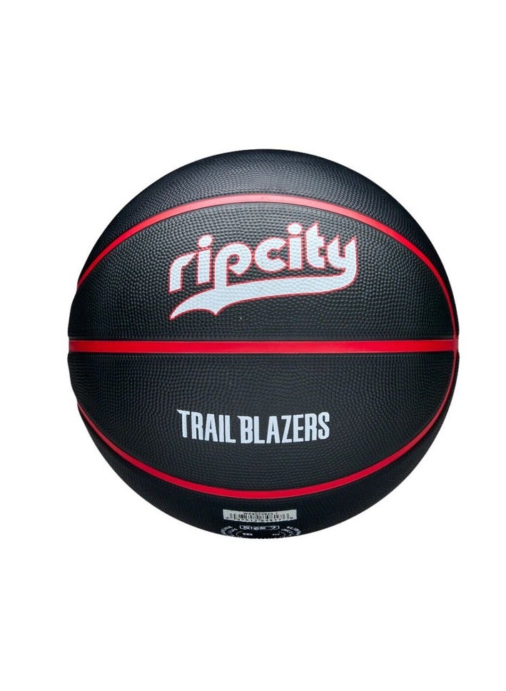 ويلسون كرة سلة NBA Team City Edition Icon Portland Trail Blazers 2024-2025 - الحجم الرسمي وقبضة متينة وجودة ممتازة للعب في الأماكن المغلقة والمفتوحة  - Image 1