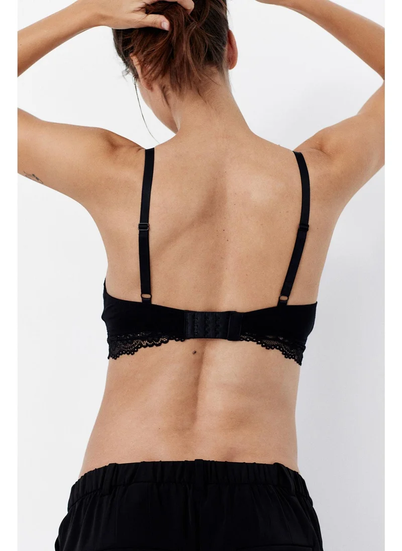 H&M MAMA Padded lace nursing bra