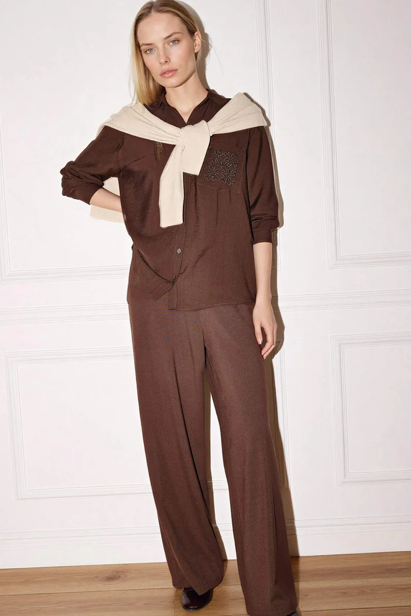 ديفاكتو Straight Fit Wide Leg Trousers