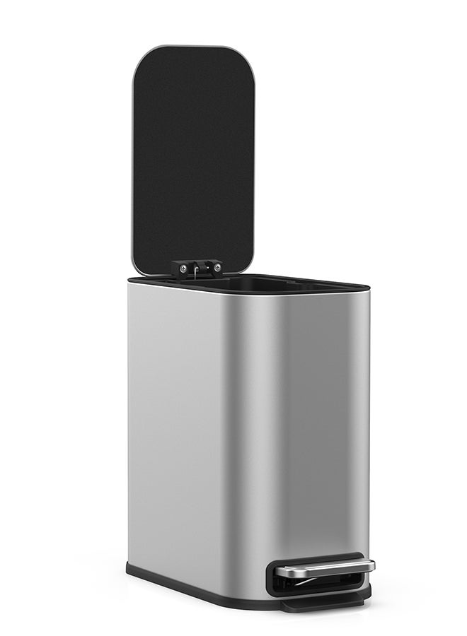 ايست من نون سلة مهملات نحيفة من الفولاذ المقاوم للصدأ سعة 5 لتر مع غطاء يغلق بصمت وسطح مقاوم لبصمات الأصابع للحمام، فضي - 15.2x27.5x27.8 سم - Image 2