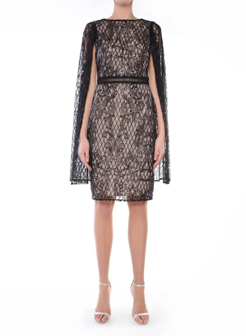ترو ديكادينس Hazel Black Nude Cape Sleeve Midi Dress