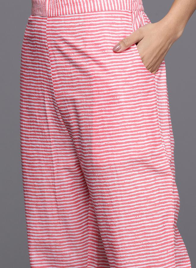 لباس طقم لباس كورتا وبنطلون بطبعات شاملة مع دوباتا - Image 5