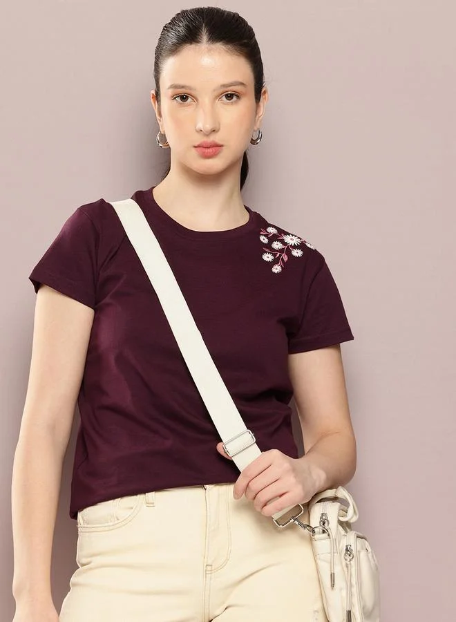 ديلينجر تيشيرت نسائي بياقة دائرية وقصة عادية