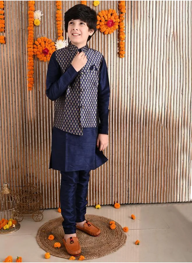 ليلك Solid Kurta Pyjama Set with Nehru Jacket