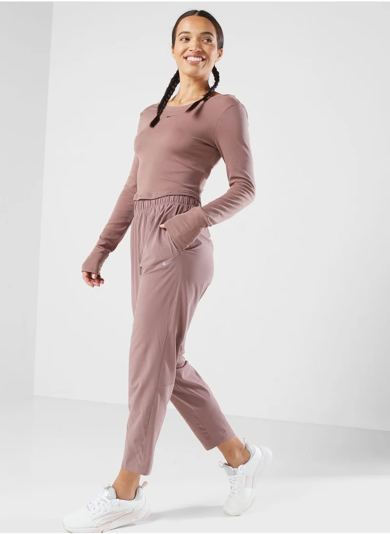 Nike 7/8 Fast Dri-Fit Mid Rise Sweatpants