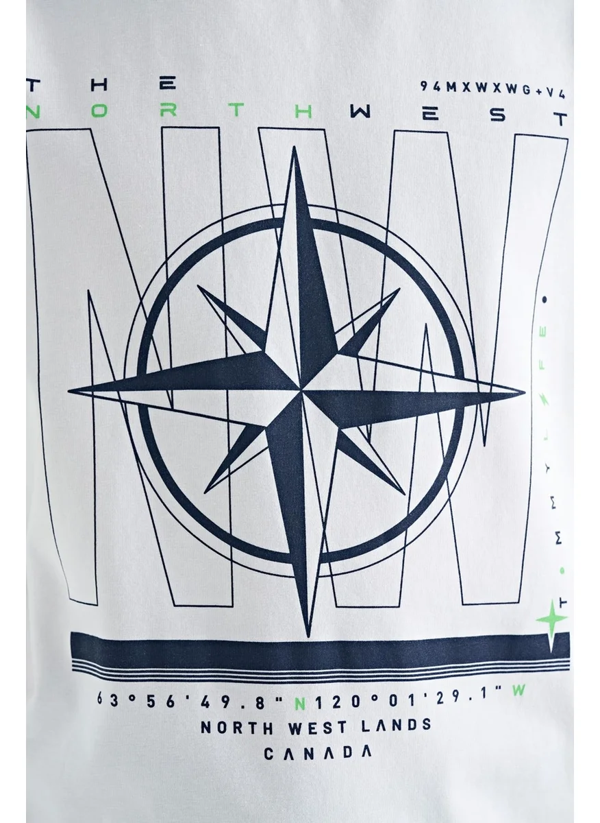 Tommy Life White Compass Printed Standard Pattern O Neck Boy T-Shirt - 11106