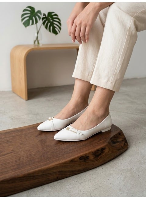 حذاء باليرينا مسطح من الجلد اللامع  BN-516 - ابيض