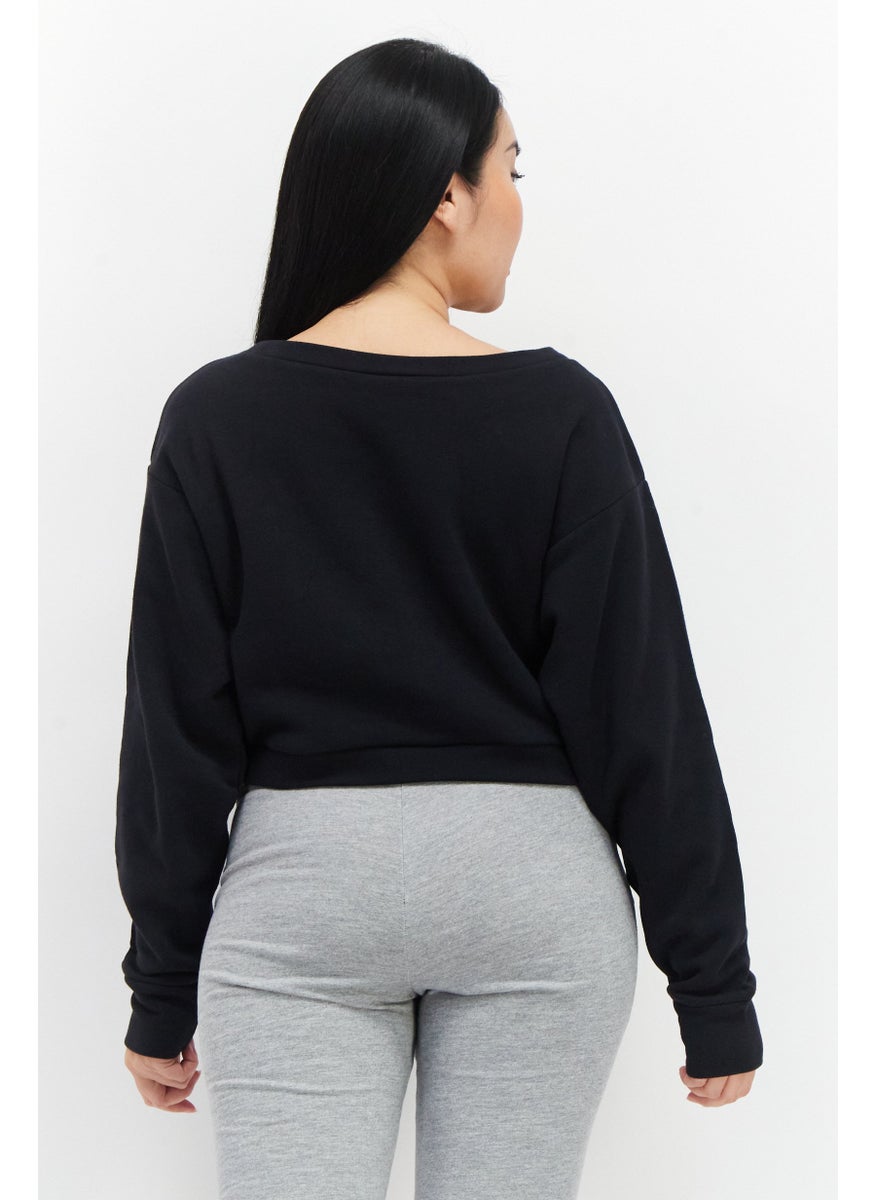 Reebok Women Sportswear Fit Classic Crew Neck Crop Sweatshirt, Black  - Image 4