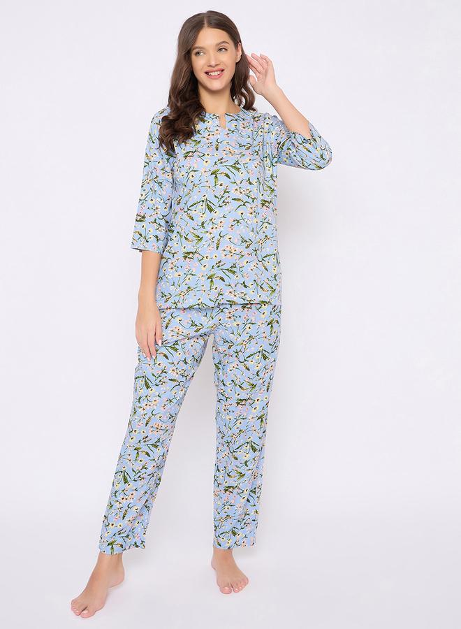 طقم بيجامة علوي بطبعة زهور وفتحة رقبة من كلوفيا