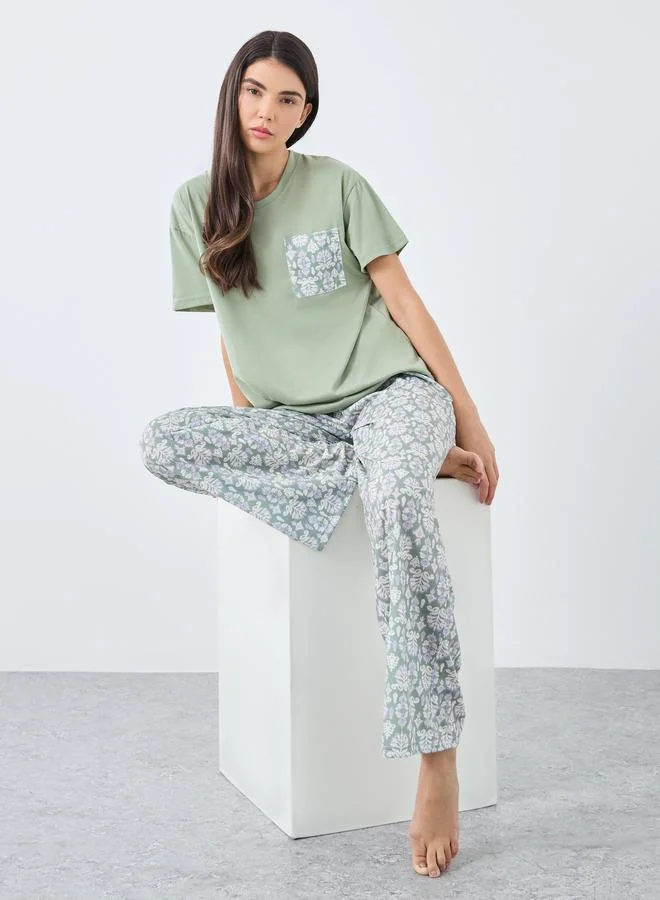 Styli Styli All Over Damask Print T-Shirt and Pyjama Set