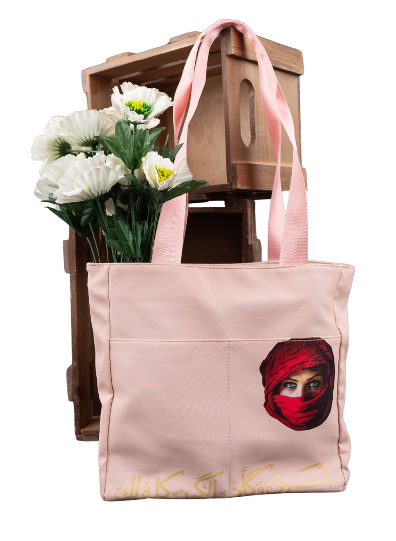 هاي لاين ستور حقيبة توتي باج وتربروف بطباعة جذابة مقاومة للبقع, شنطة بمساحة كبيرة لوضع جميع الأغراض الشخصية مبطنة من الداخل جودة عالية لون وردي - Image 4