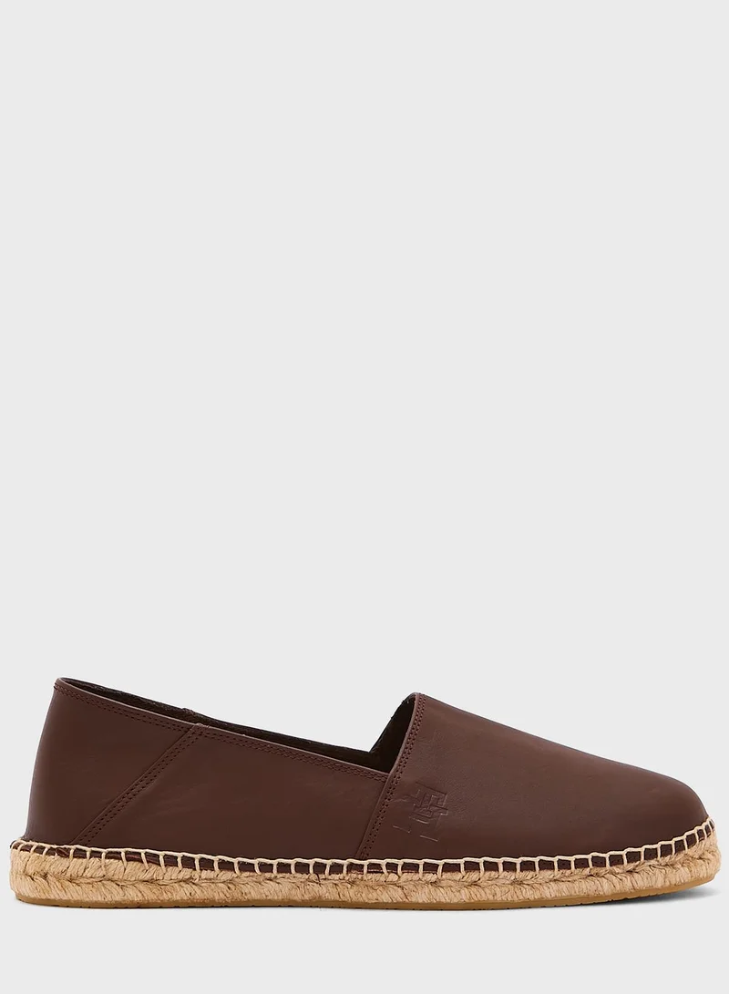 TOMMY HILFIGER Logo Print Low Top Sneakers