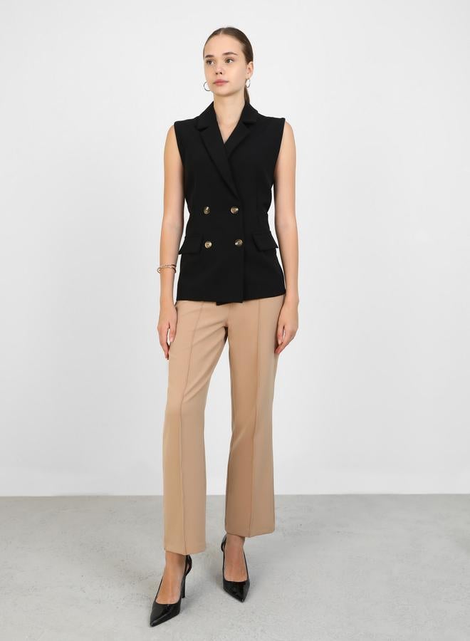 رفقة من مودانيسا بنطلون رفقة مودانيسا سادة بخصر متوسط وقصة عادية مع تفاصيل ثنيات - Image 1