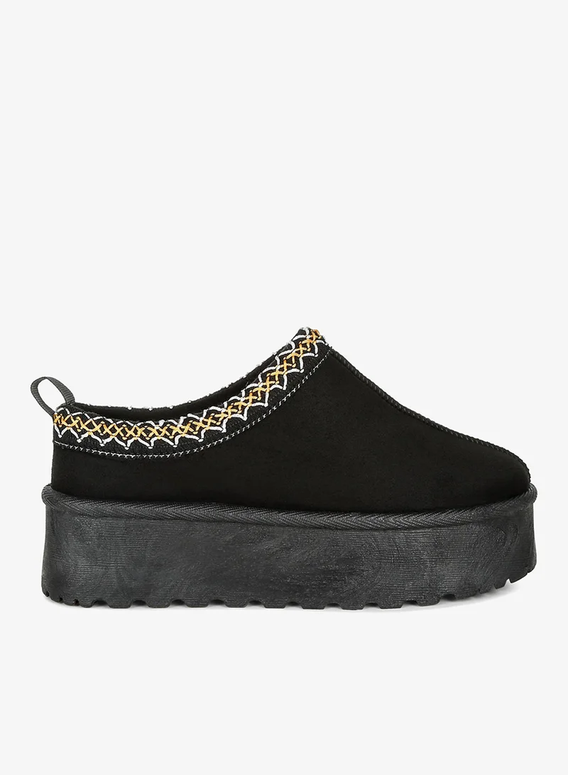 Embroidered Platform Classic Slip-On in Black