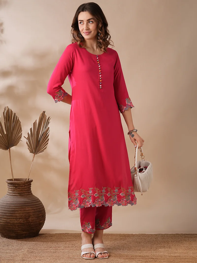 جلو باص Women Pink & Blue Regular Thread Work Kurta With Trousers