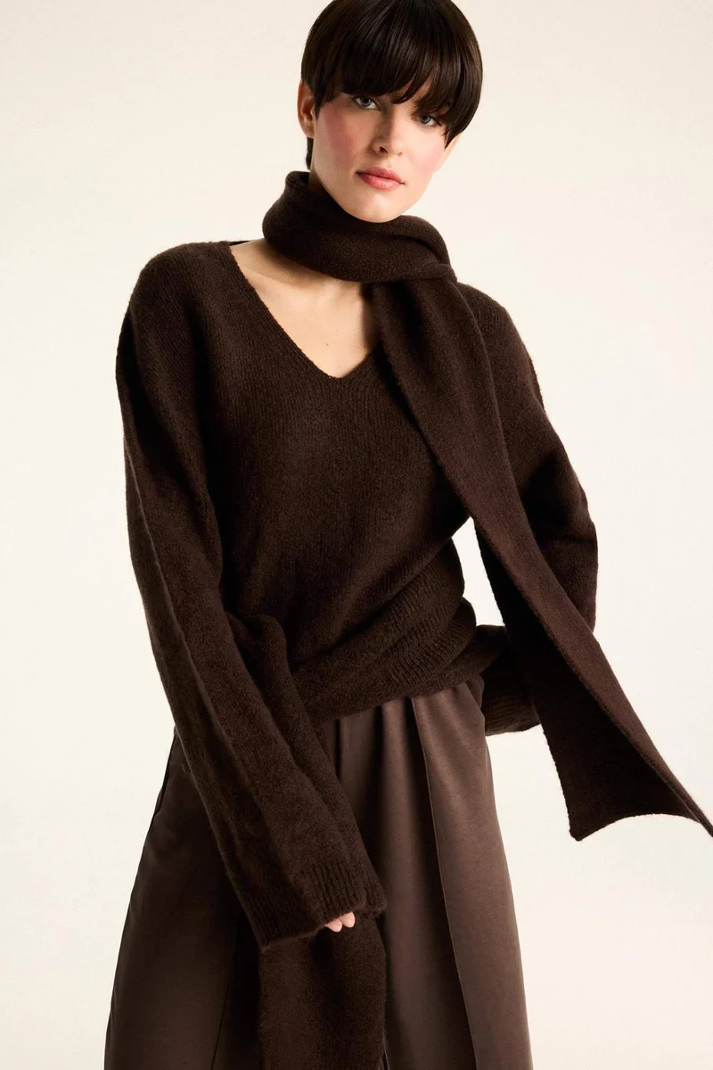 ديفاكتو Regular Fit V-Neck Pullover