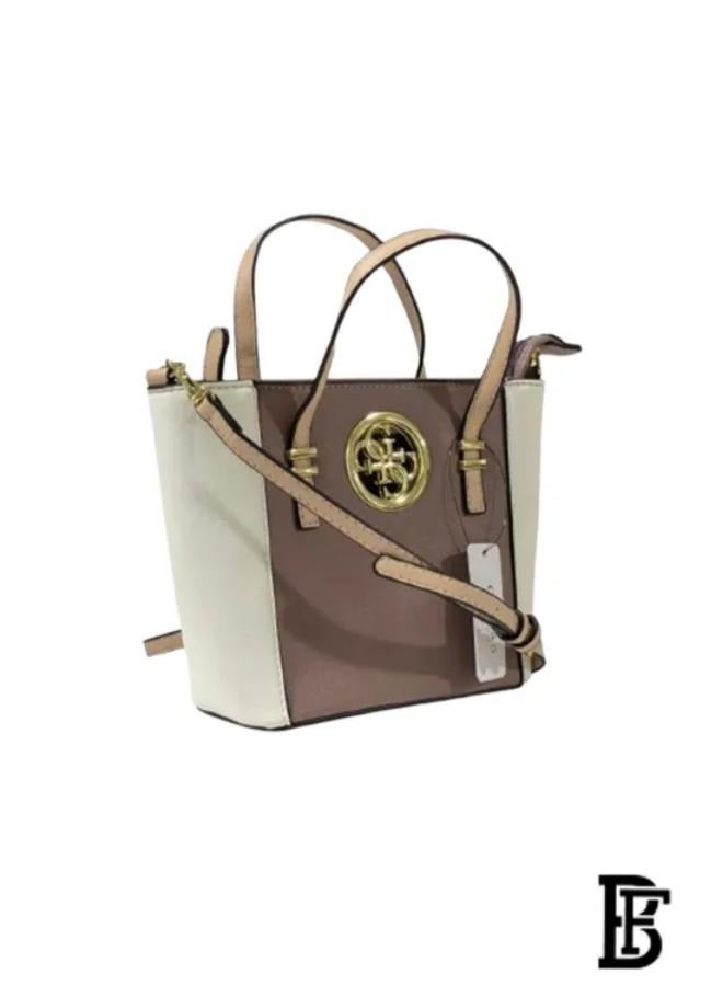 GUESS A distinctive Guess bag for women  - Image 1