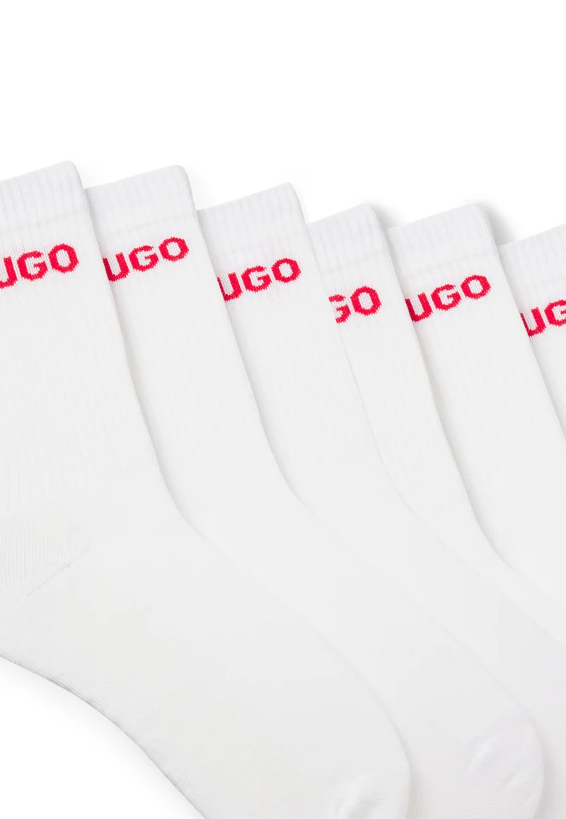 هوجو عبوة من ست جوارب قصيرة بشعار