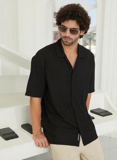 Campus Sutra Campus Sutra Men's Midnight Black Zigzag-Helix Resort Oversized Shirt For Casual Wear | Cuban Collar | Short Sleeves | Button Closure | Oversize Shirt Crafted With Comfort Fit For Everyday Wear