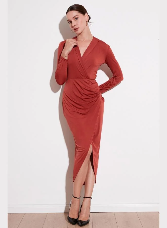 ليلا فستان سهرة ميدي بياقة ملفوفة وفتحة وتفاصيل درابيه للنساء