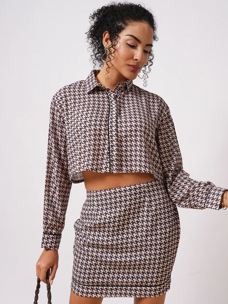 Globus Women Printed Houndstooth Cuffed Sleeves Crop Shirt With Mini Skirt
