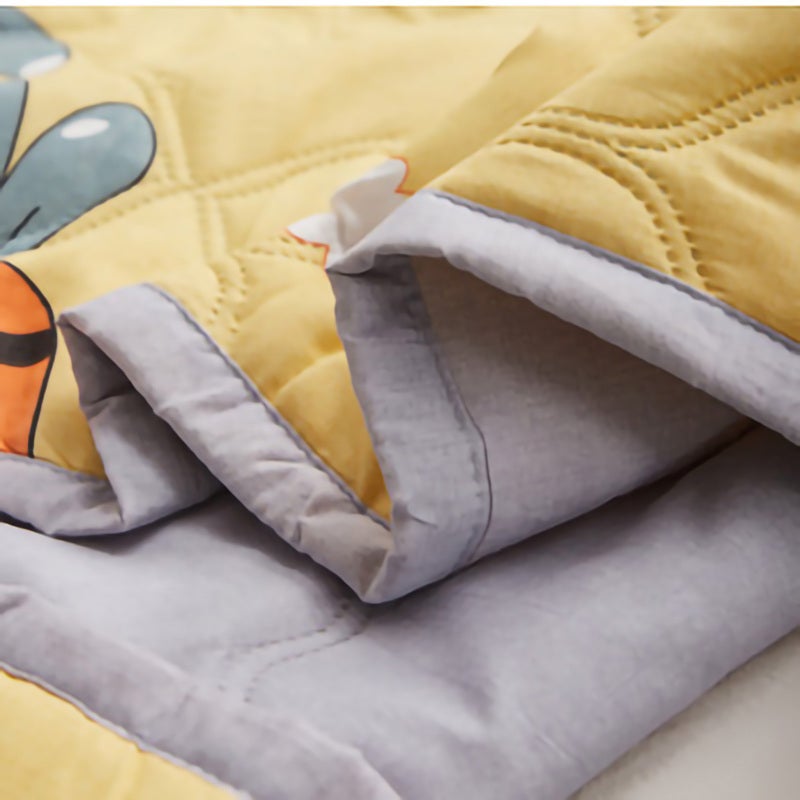 Cooling Blanket 180x200cm Breathable Lightweight Summer Comforter - Machine Washable Polyester Portable Blanket for Home, Work or Travel - Image 3