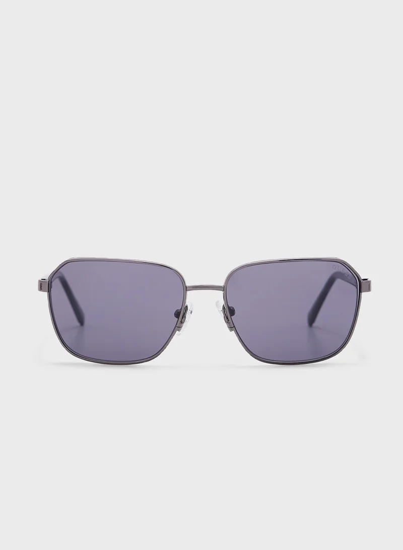 GUESS Uv Protected Shaped  Sunglasses