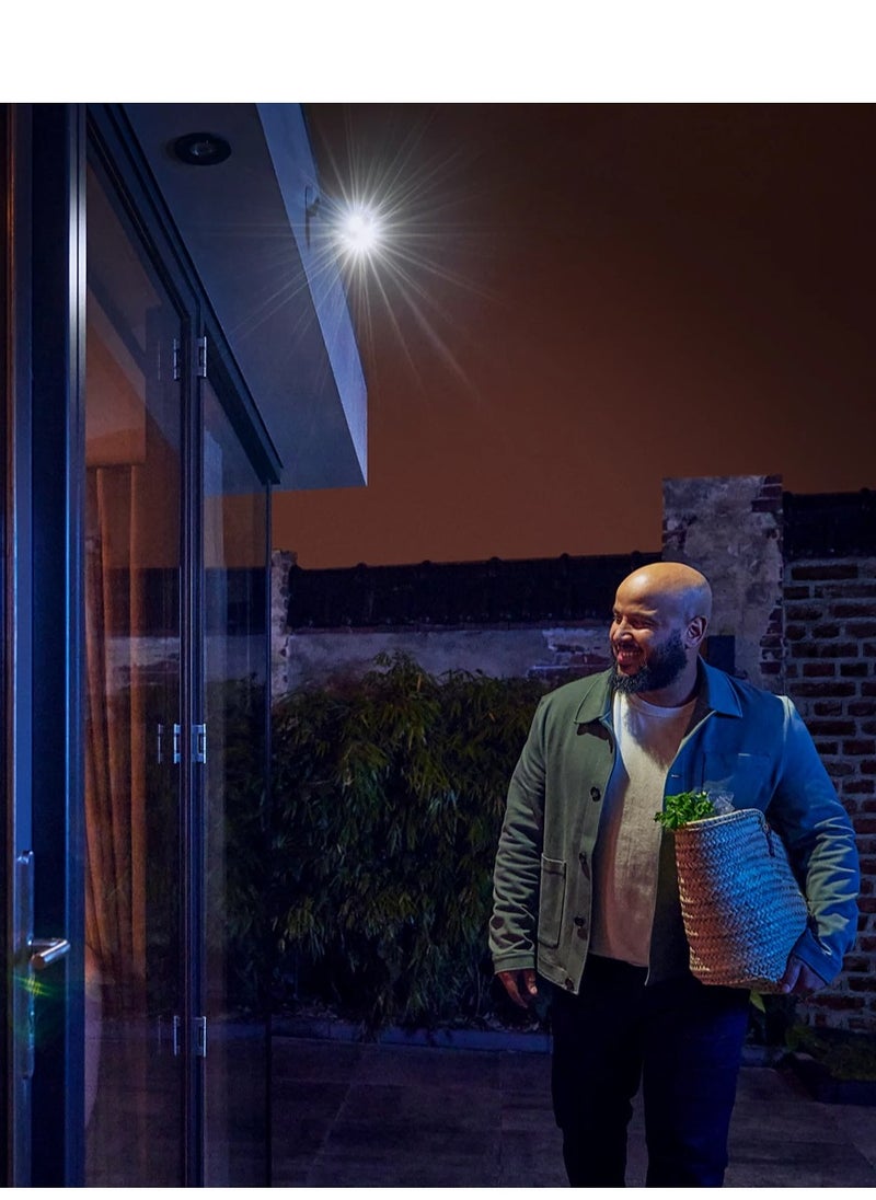 Philips - 4MP 2K+ Home Safety 5000 Series Wireless Spotlight Camera, Indoor & Outdoor use, Powerful Motion Activated Light, Person and vehicle detection, Full colour night vision, Infrared visbility up to 8 M - Model HSP5800/01 - Image 1