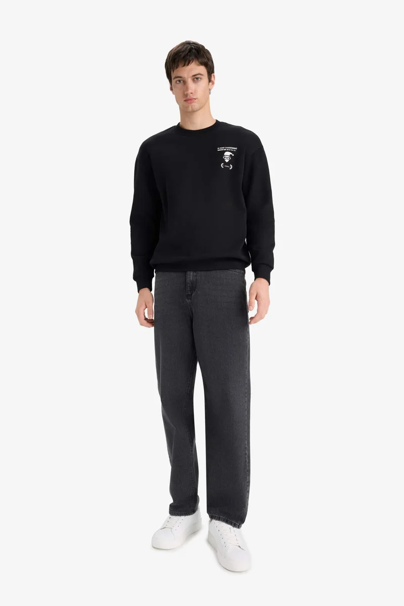 ديفاكتو Boxy Fit Printed Crew Neck Sweatshirt
