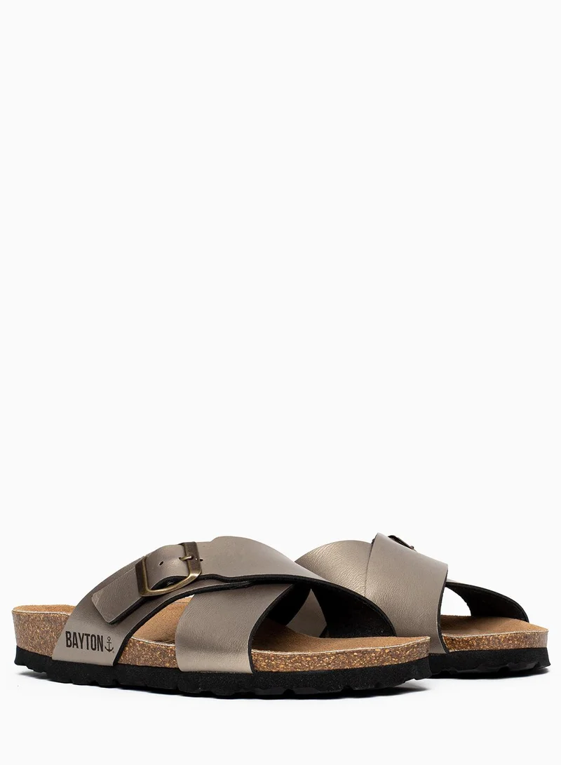 بيتون إيرا صنادل مسطحة