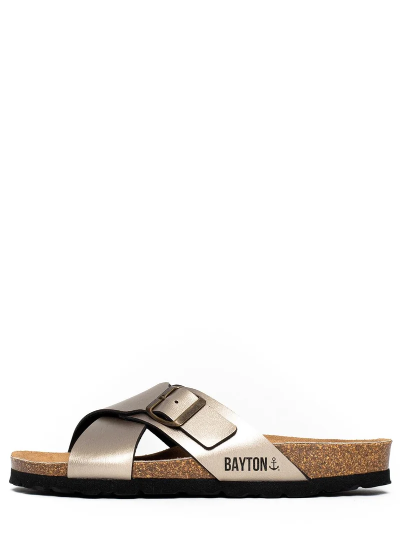 بيتون إيرا صنادل مسطحة