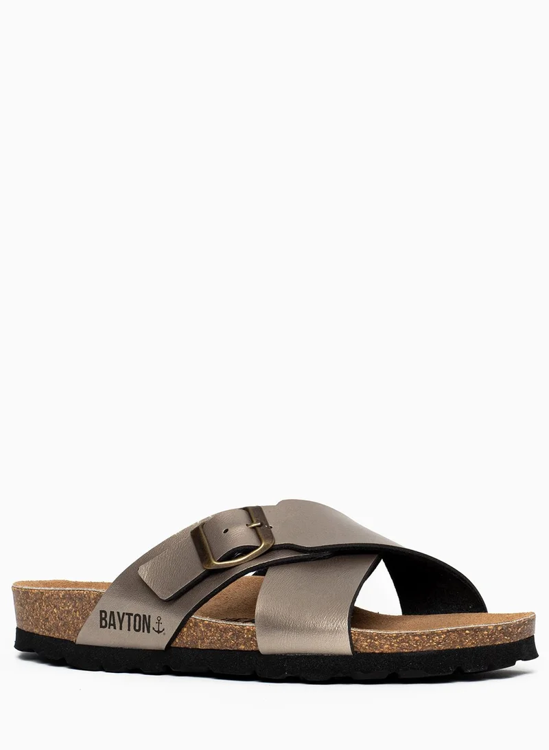 بيتون إيرا صنادل مسطحة