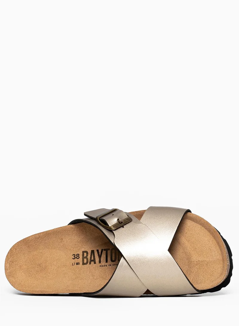 بيتون إيرا صنادل مسطحة