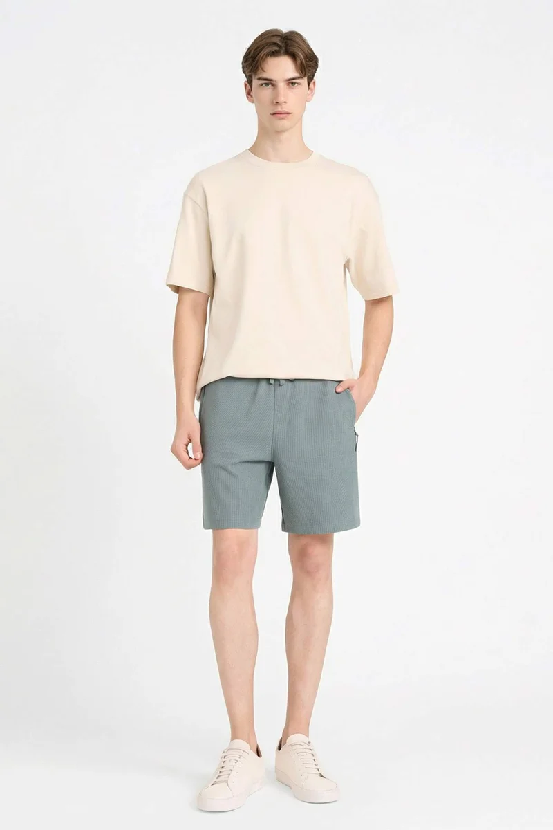 ديفاكتو Regular Fit Straight Leg Shorts