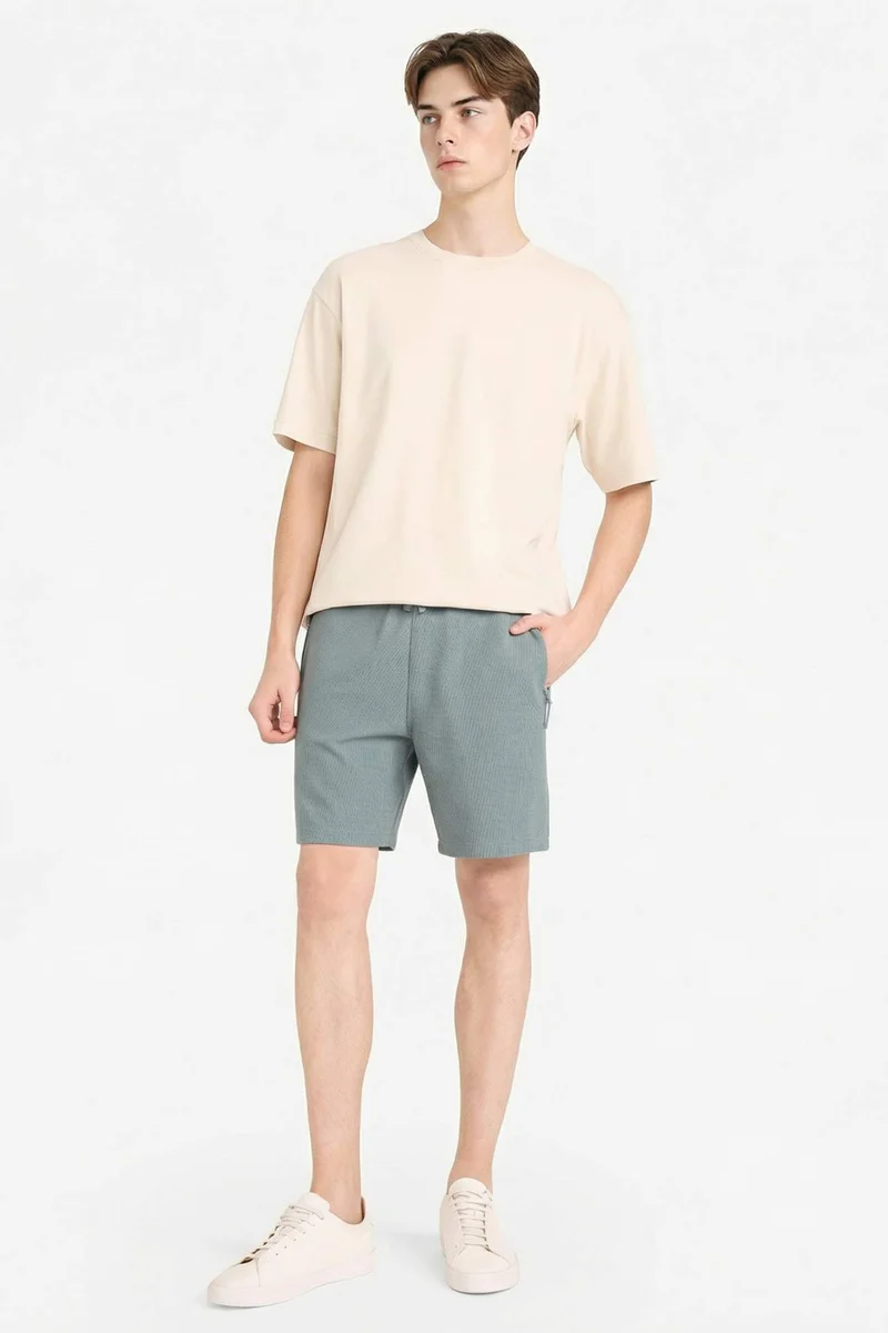 ديفاكتو Regular Fit Straight Leg Shorts