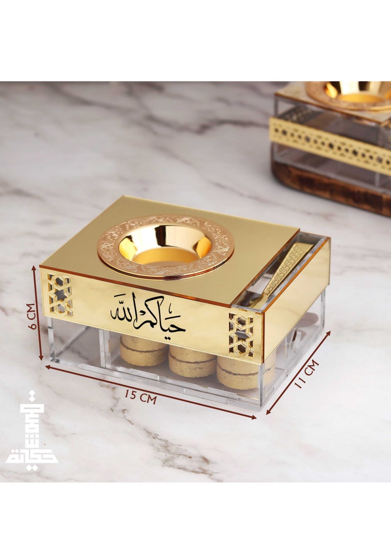 حكاية شمعة مبخرة بخور مميزة مع عود بخور موروكي وفحم وملقاط تأتي بعبارة "حياكم الله" مصنوعه من الاكريلك اللامع والشفاف - Image 3