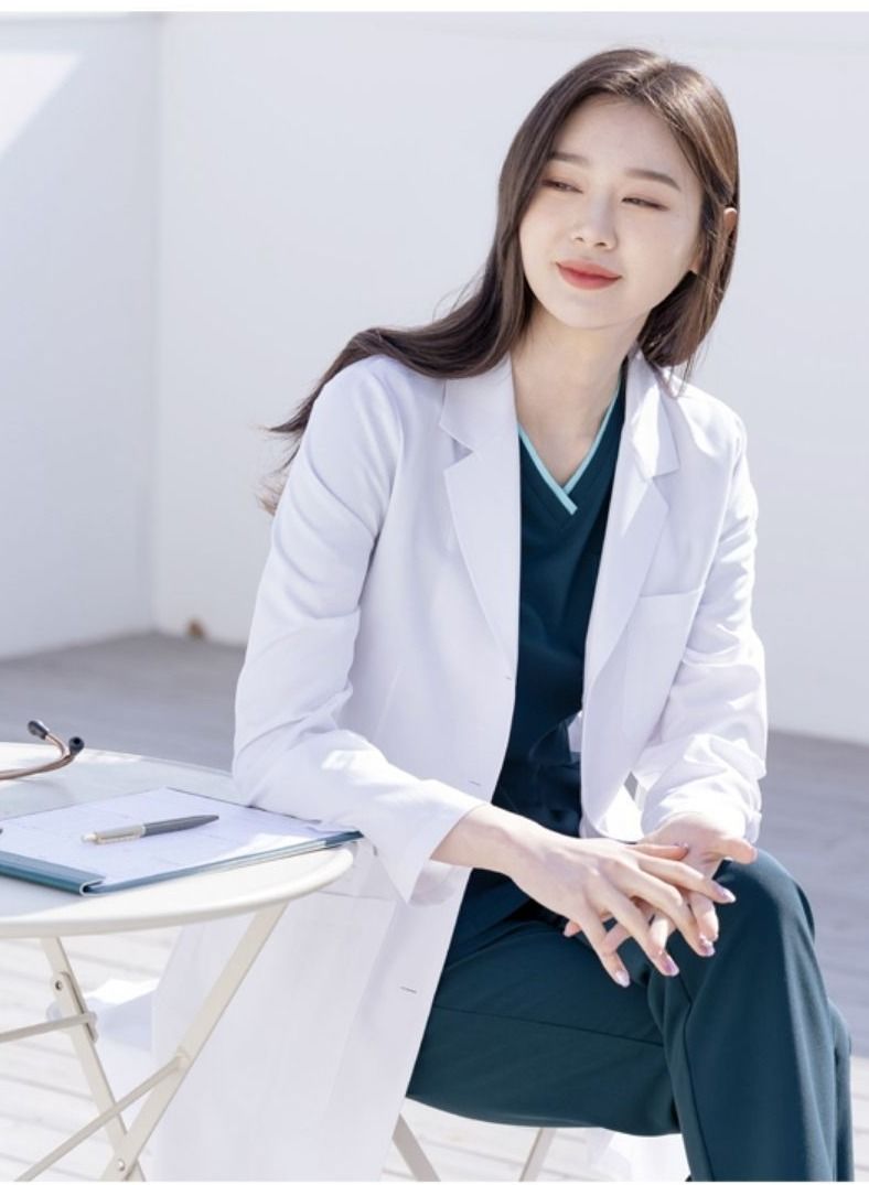 Gasin Lab Coat  - Image 2