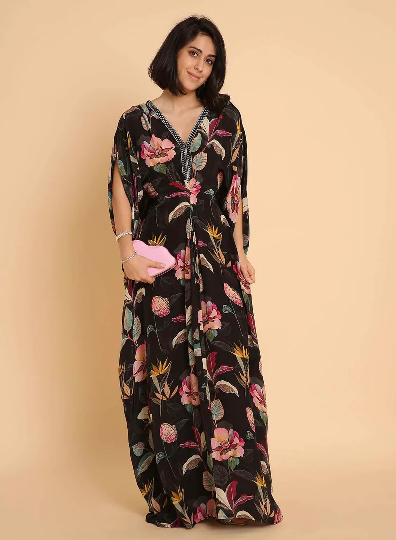 HANA & SARA Elegant Black Floral Jalabiya - Sophisticated Arabic Style