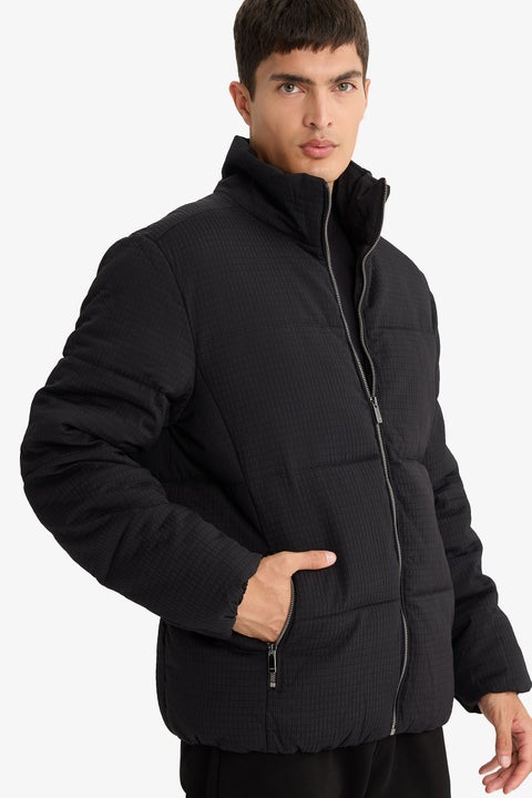 Black Man Regular Fit Stand Collar Lined Winter Puffer Jacket Casual