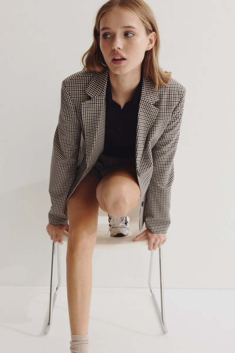 اتش اند ام بليزر بصف مفرد من الأزرار