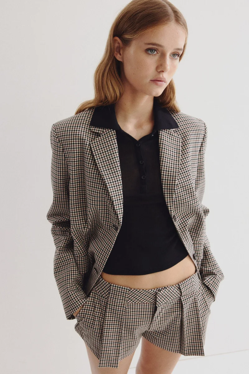 اتش اند ام بليزر بصف مفرد من الأزرار